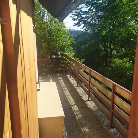 Na Poskle U Lesa S Vyhledem * Hutisko