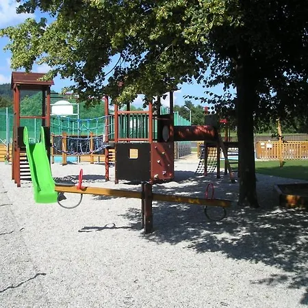 Na Poskle U Lesa S Vyhledem Hutisko