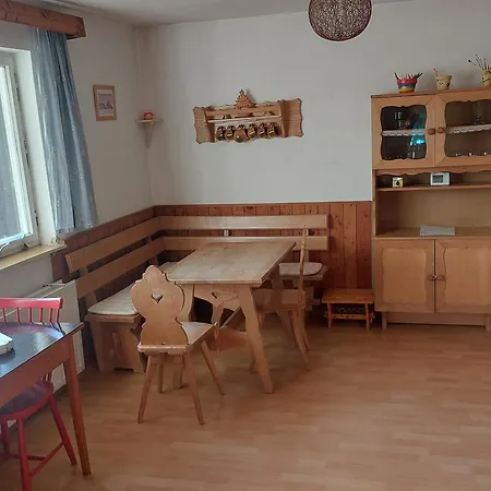 Semesterbostad Na Poskle U Lesa S Vyhledem