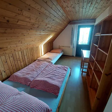 Na Poskle U Lesa S Vyhledem Hutisko
