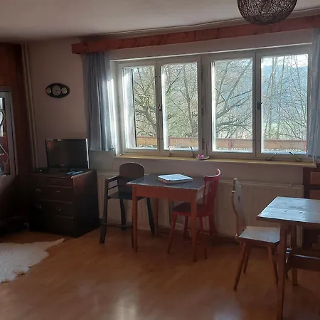 Na Poskle U Lesa S Vyhledem *